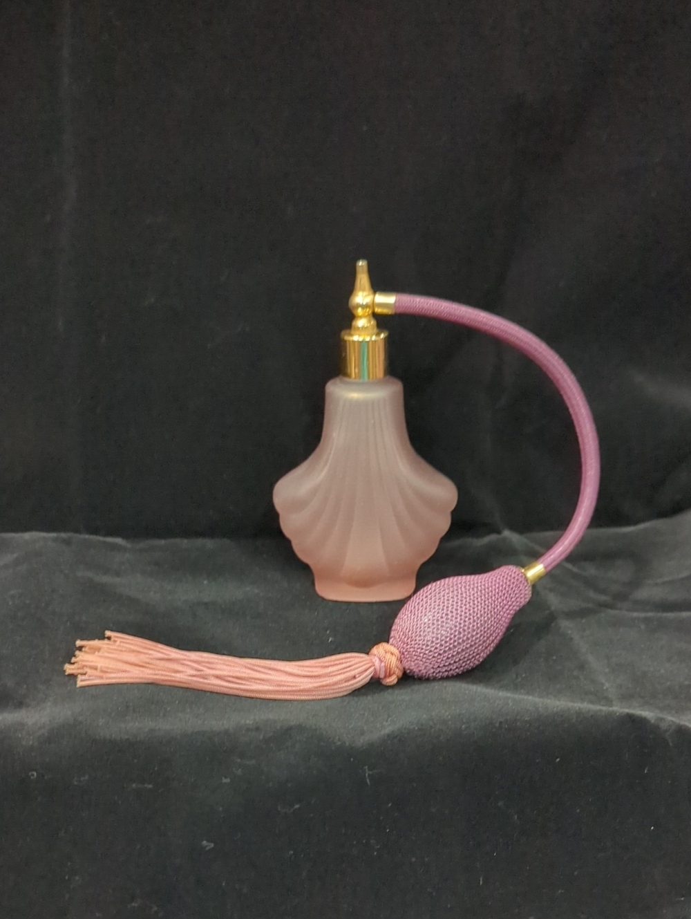 Pink Vintage-Style Perfume Atomizer Bottle with Tassel